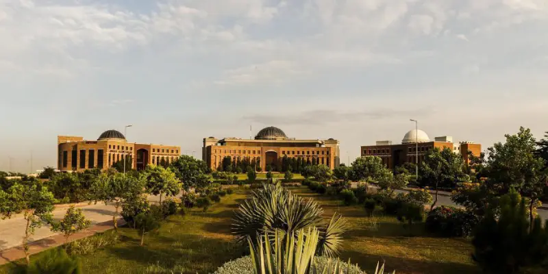 Best universities for it in pakistan